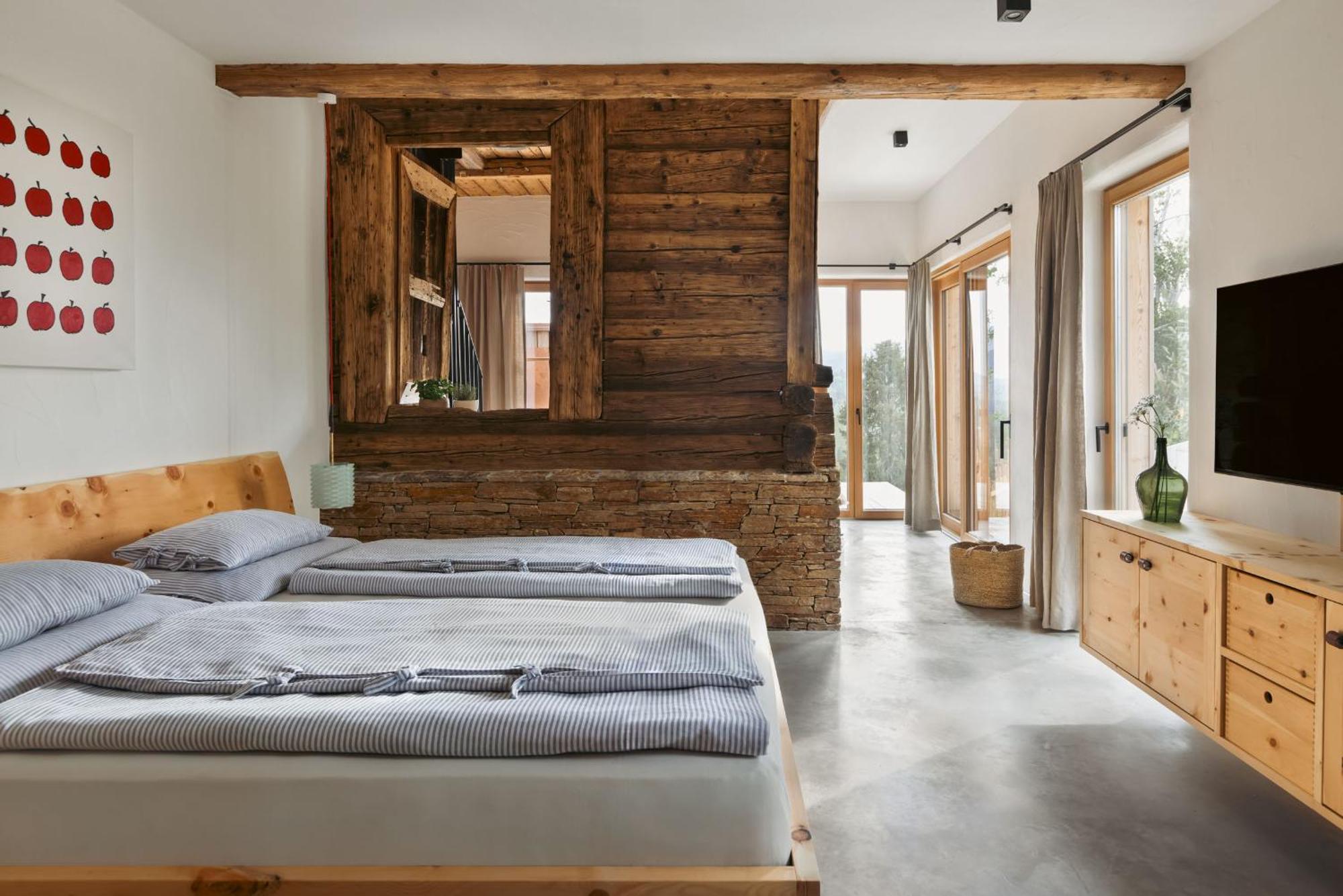 Am Wildbachberg - Luxus Ferienhaeuser Mit Infinitypool, Privatsauna Und Weinkeller Deutschlandsberg Exterior photo